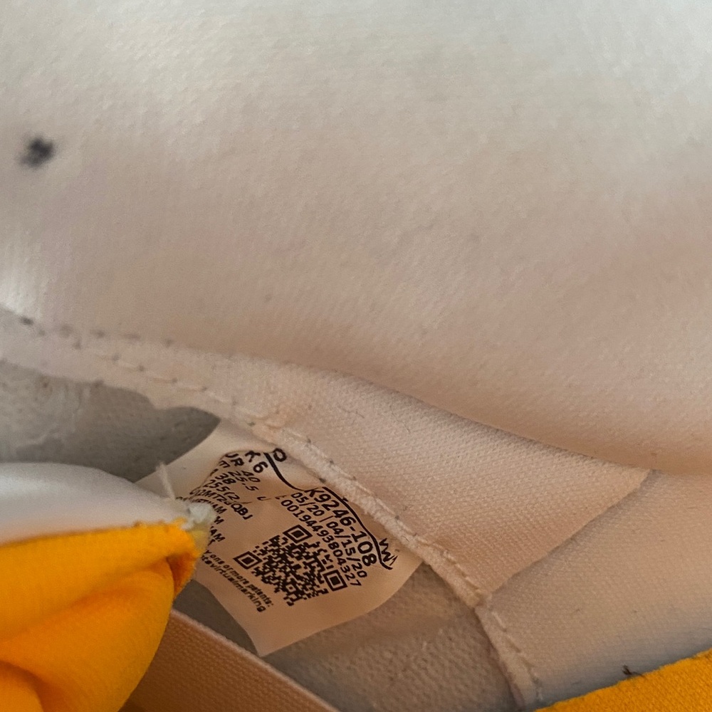 Jordan Women's Sneakers in White and Orange - Picture 4 of 7